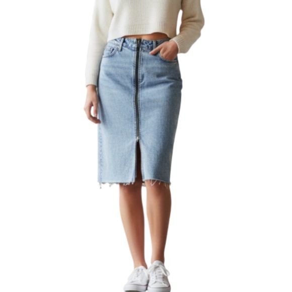wild fable Dresses & Skirts - Wild Fable Denim Zipper Front Knee Length Pencil Skirt Raw Hem - Size 12